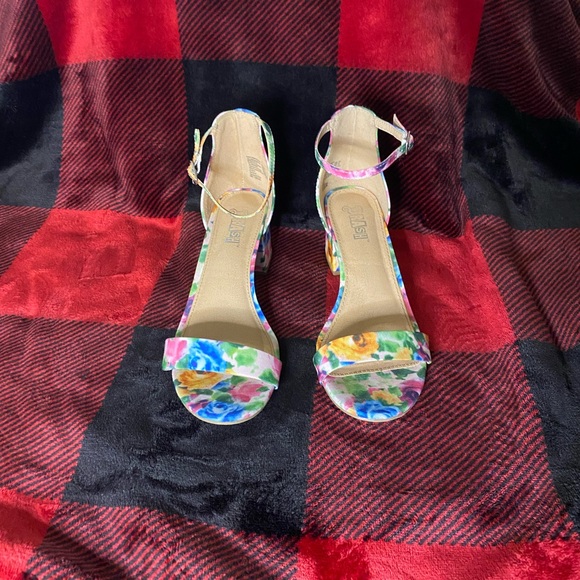 Flowers heels - Picture 2 of 6